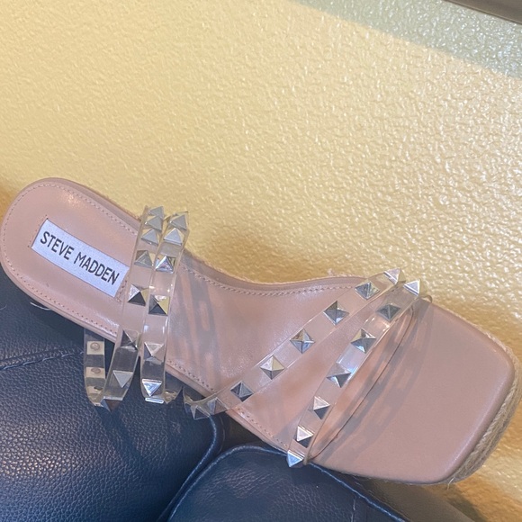 Steve Madden Wedge Sandals - Tan and Silver Accents BRAND NEW - Picture 2 of 6